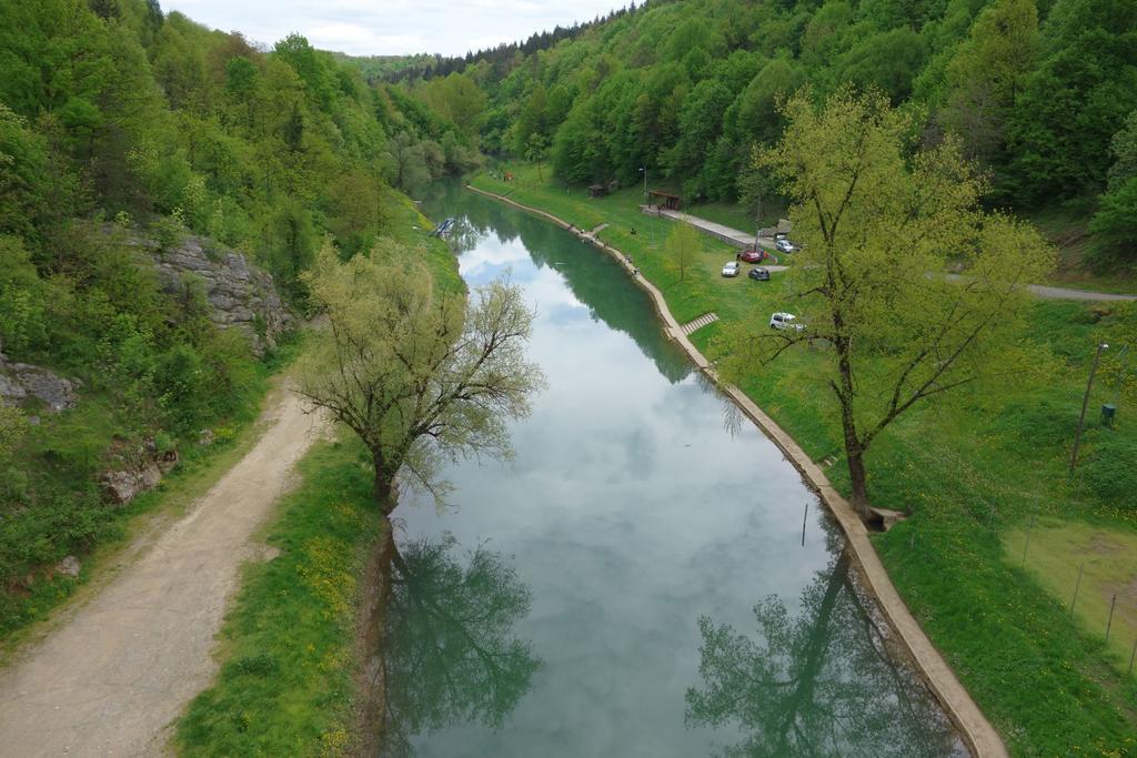 Apartment Ante Szluin Kültér fotó