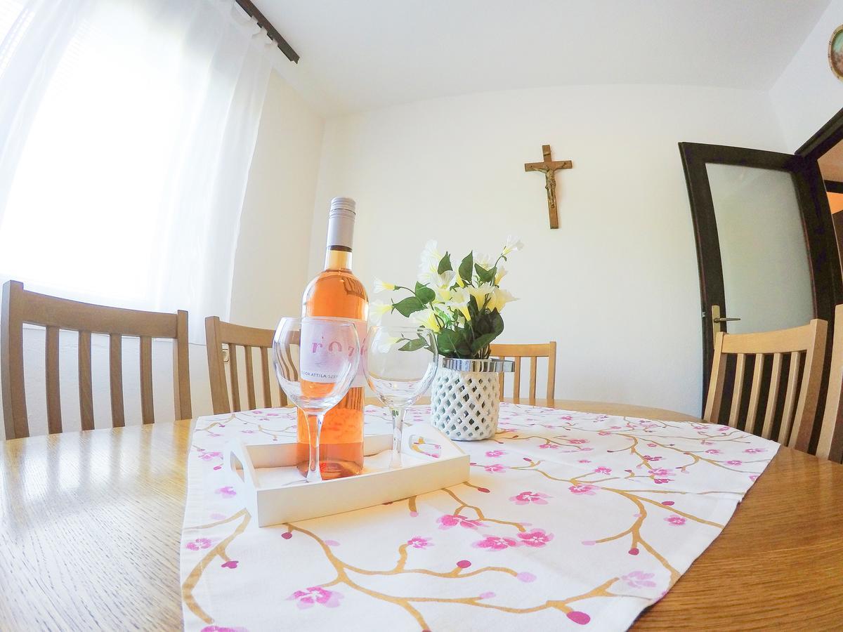 Apartment Ante Szluin Kültér fotó