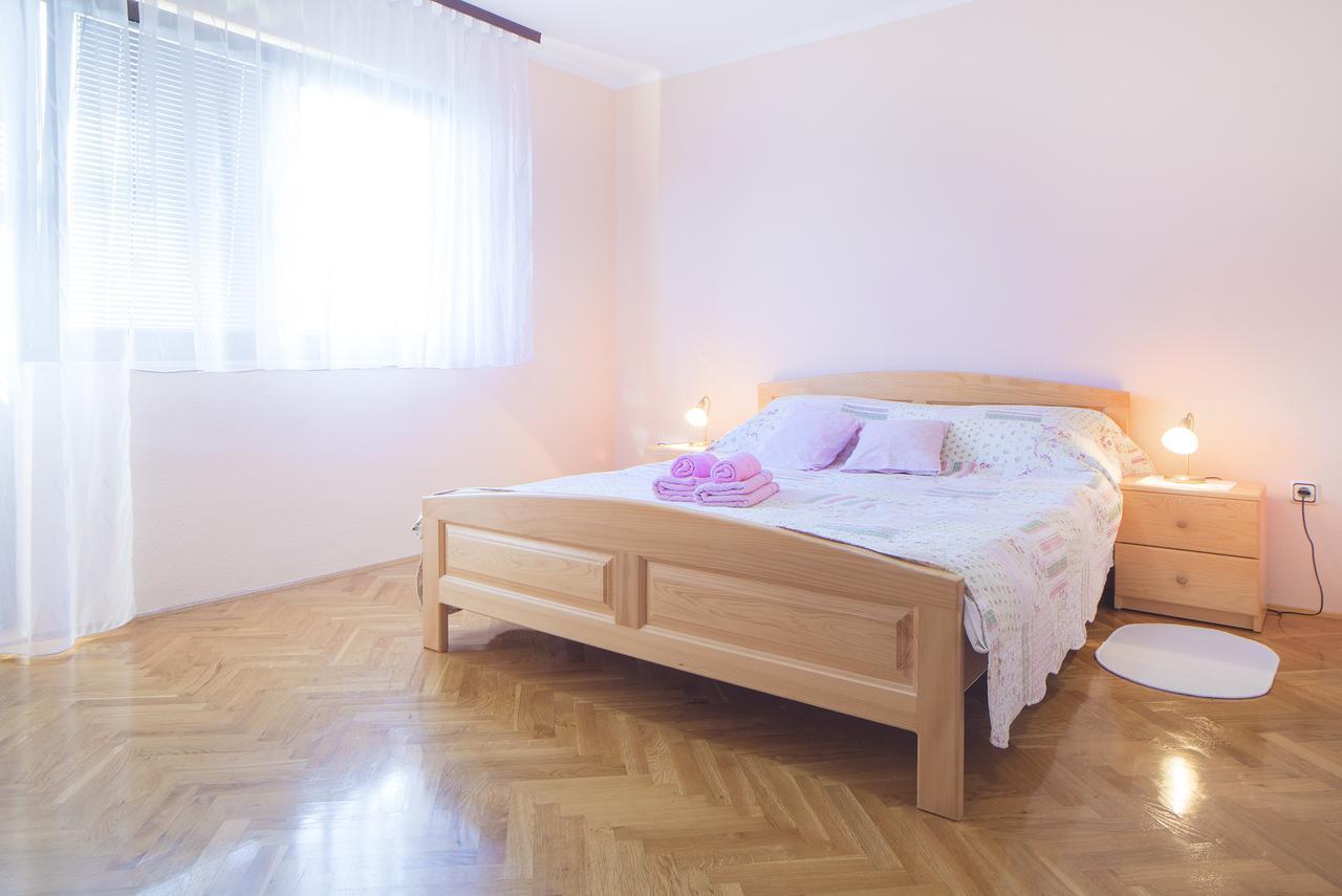 Apartment Ante Szluin Kültér fotó