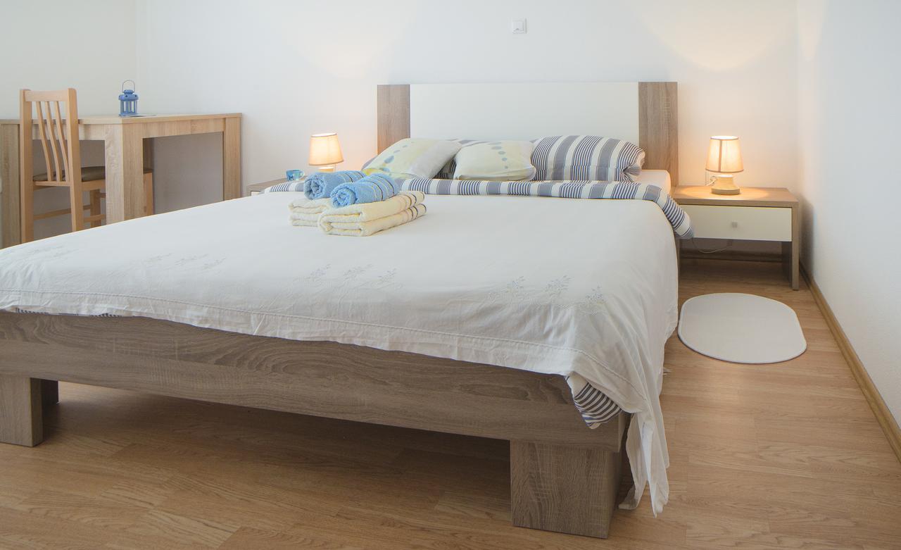 Apartment Ante Szluin Kültér fotó