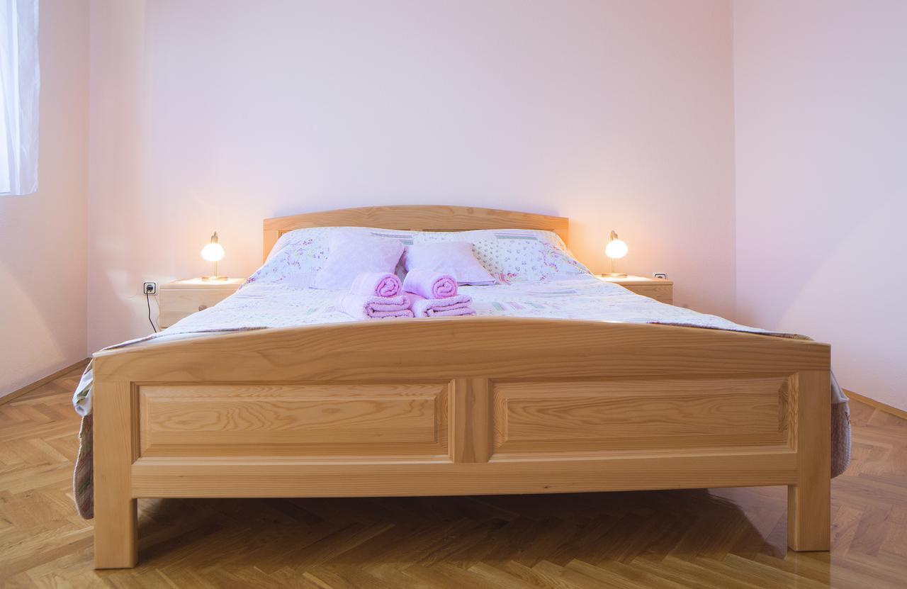 Apartment Ante Szluin Kültér fotó