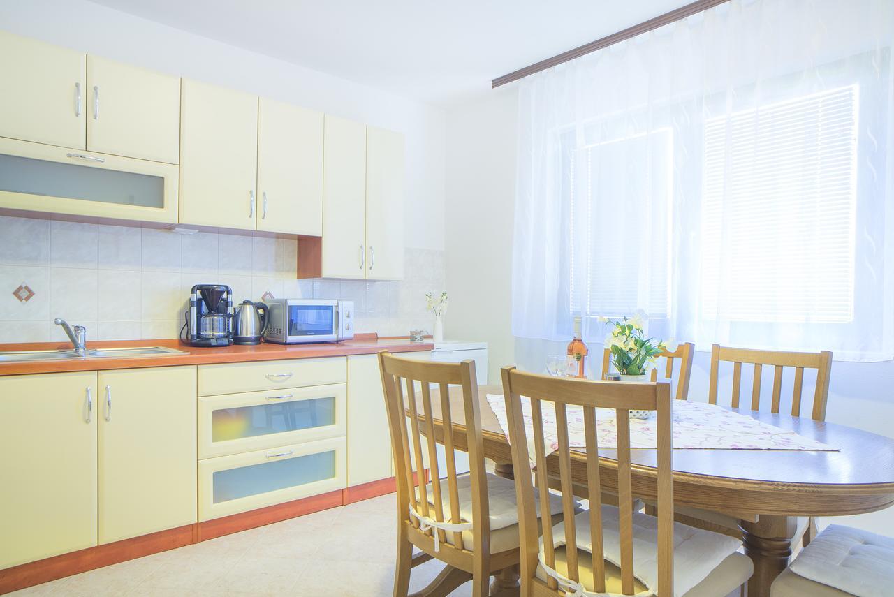 Apartment Ante Szluin Kültér fotó
