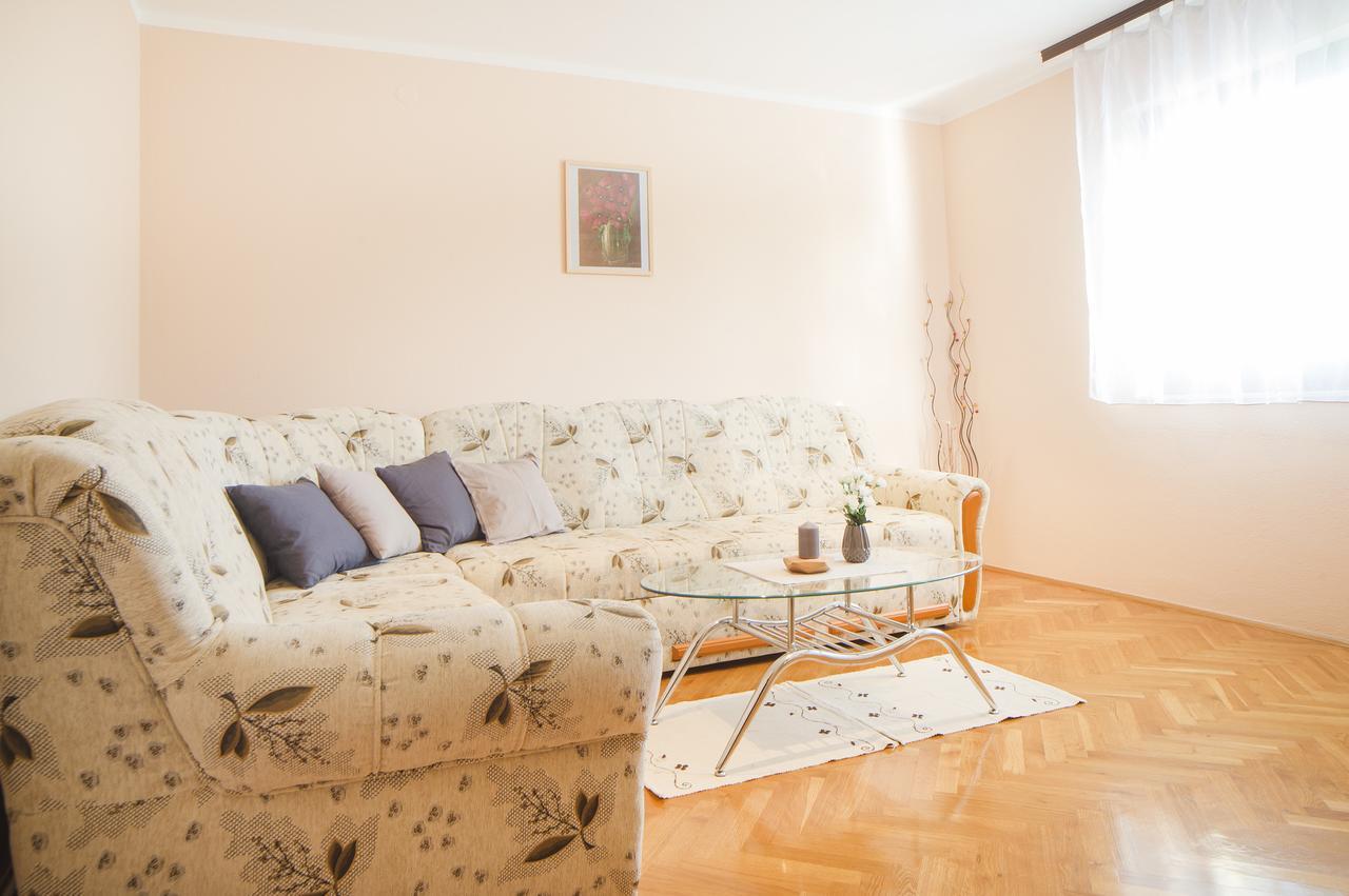Apartment Ante Szluin Kültér fotó