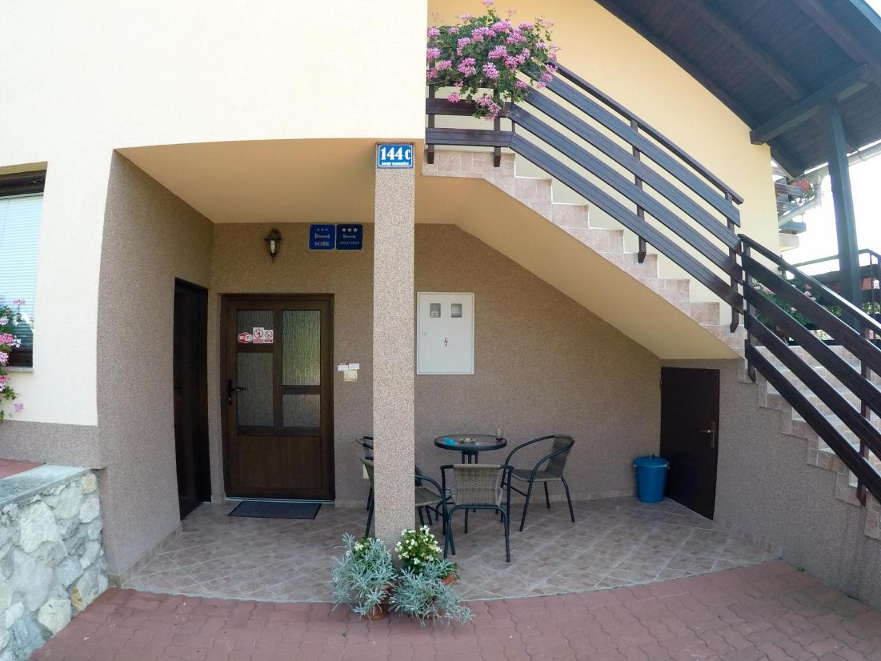 Apartment Ante Szluin Kültér fotó